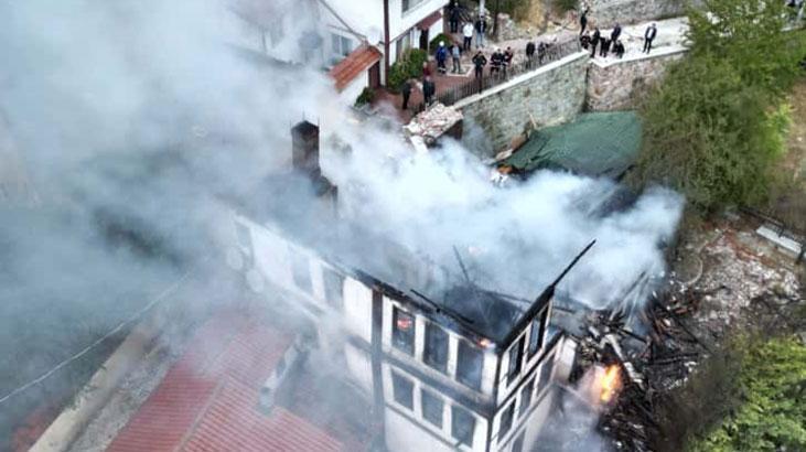 Bolu'da tarihi Keyvanlar Konağı yandı