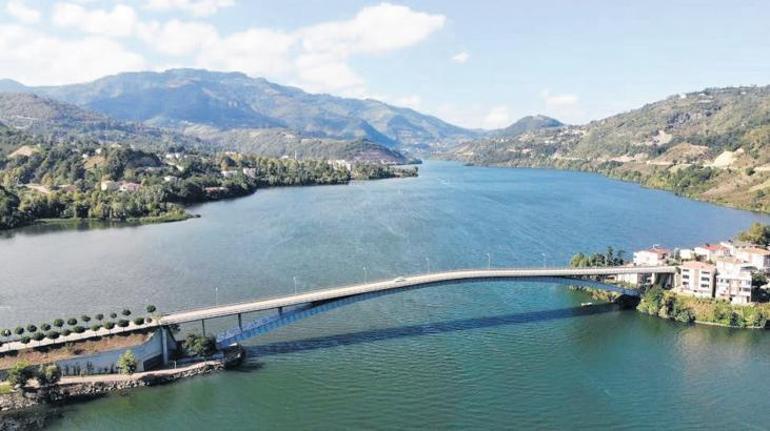 Saklı Cennet’in suları çekildi! Sığ göl ölü toprak
