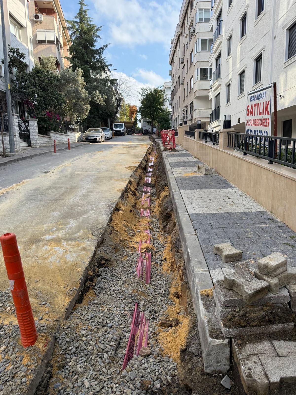 ÖLÜM TEHLİKESİ SAÇAN ELEKTRİK KABLOLARI YER ALTINA ALINSIN!