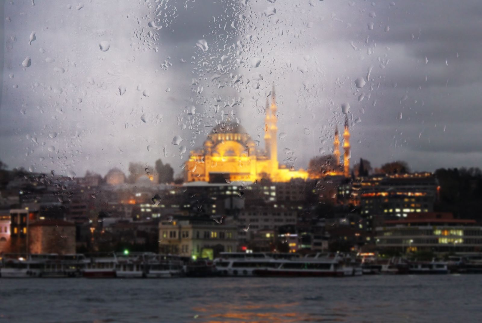 İstanbul Valiliği eğitime ‘yağmur’ arası verildiğini duyurdu!