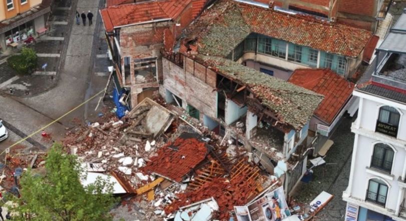 Balıkesir’deki depremin boyutu gün aydınlanınca ortaya çıktı!