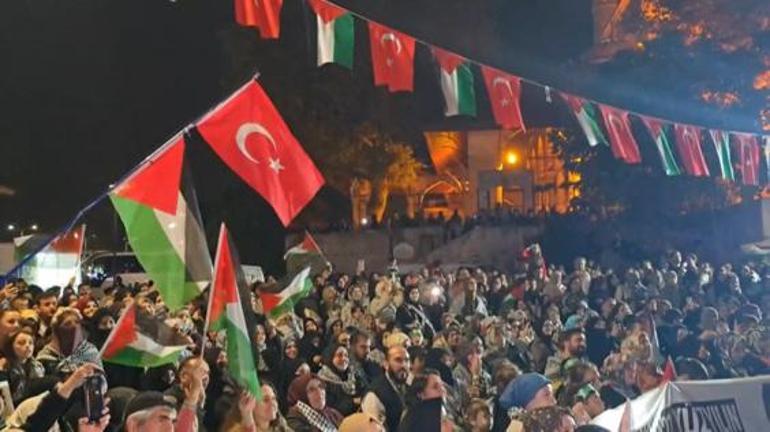 Üsküdar’da Sumud Filosu’na destek nöbeti sürüyor