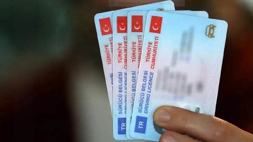 Bakan Yerlikaya duyurdu! Eski ehliyetlerin yenilenmesi için son tarih belli oldu