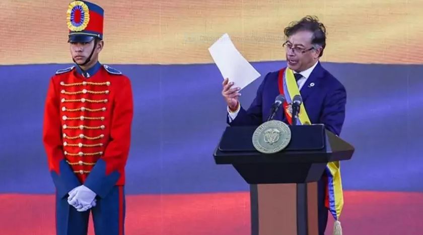 Kolombiya, İsrail diplomatlarını sınır dışı etme kararı aldı