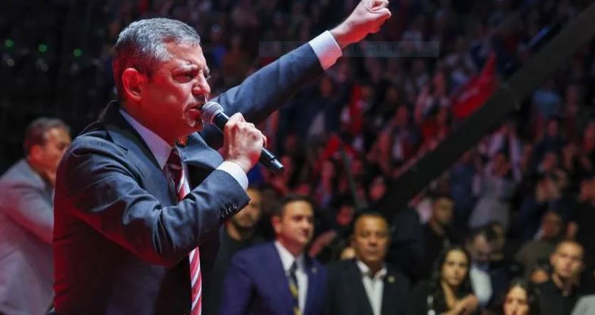 Özel, tek tek ifşa etti! Akın Gürlek’e seslendi! “Yarın bu isimleri evinden alacak mısın?”