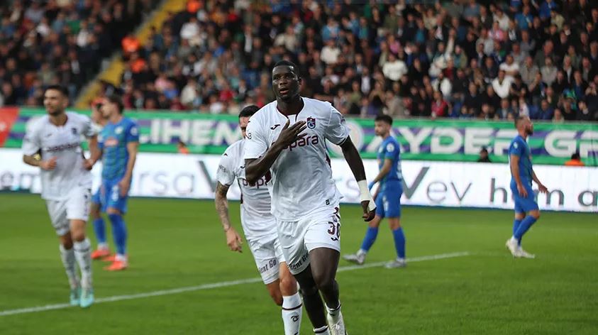 Karadeniz derbisinin kazananı Trabzon! Bordo mavililer Rizespor’u 2-1 yendi