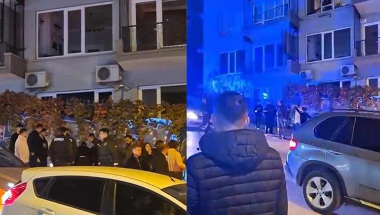 Ünlü Kızılay tabelası önünde bıçaklı kavga: 2 yaralı! Aldırış etmeden fotoğraf çektirmeye devam etti