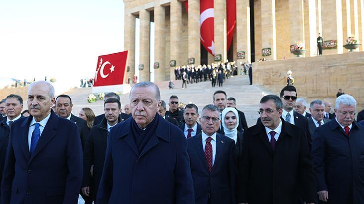 Erdoğan ve devlet erkanı Ata’nın huzurunda