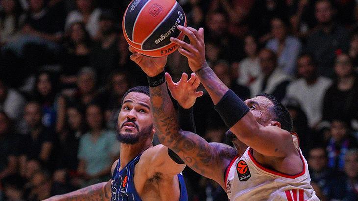 EuroLeague’de Anadolu Efes, Barcelona’yı son nefeste devirdi