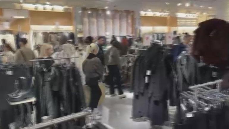 İstanbul’da 'Black Friday' yoğunluğu! Mağazalar dolup taştı