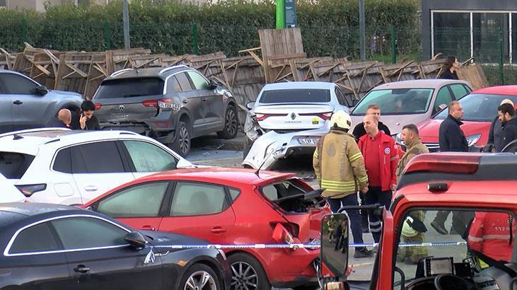 Bahçelievler'de feci kaza! Araçlara çarptı, boşluğa düştü