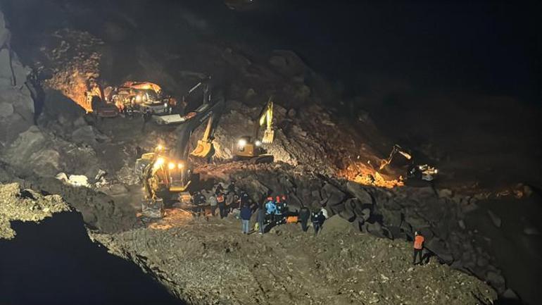 Son dakika... Ordu'da taş ocağı şantiyesinde göçük! 1 işçinin cansız bedenine ulaşıldı