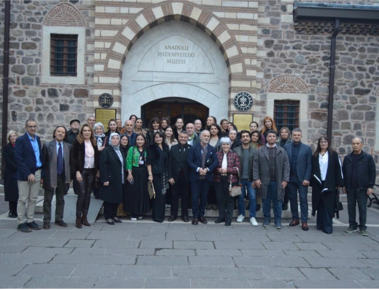 SANATÇI KÜBRA ÜNSAÇ’TAN “MEDENİYETİN TINISI” SERGİSİ