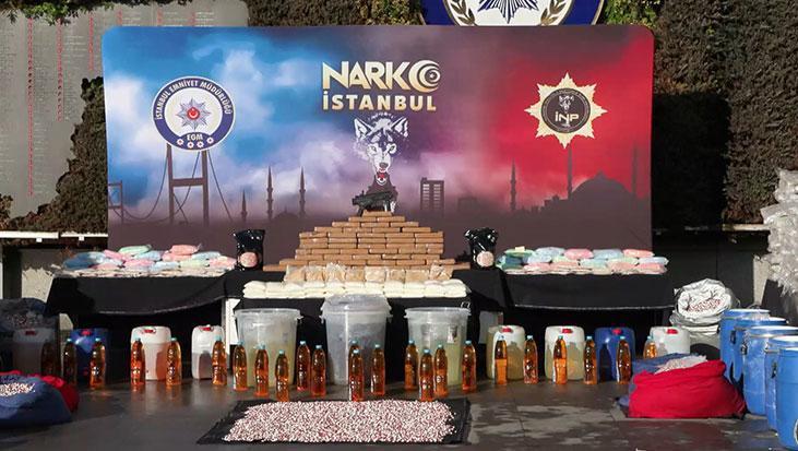 İstanbul’da ele geçirilen 1 ton 144 kilo 396 gram uyuşturucu emniyette sergilendi