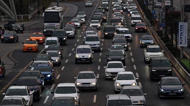 Alışveriş kuyruğu Başkentte sürücüleri isyan ettirdi!