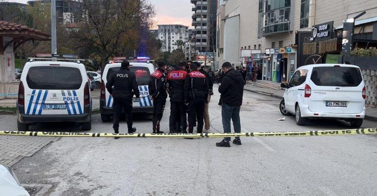 Restoran çalışanlarına silahlı saldırı! 'Kaba davrandınız' diyerek dehşet saçtılar