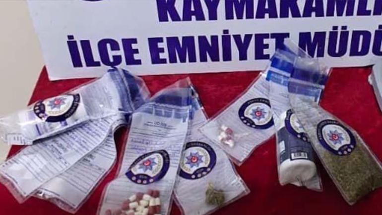 İzmir'de uyuşturucu satıcılarına yönelik operasyonda 18 şüpheli tutuklandı