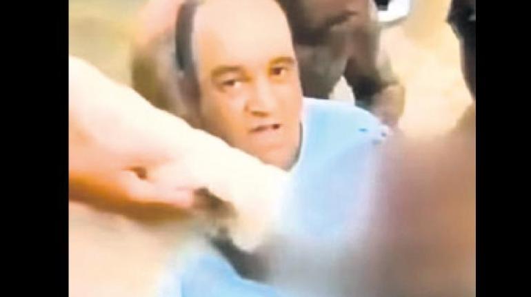 Plajı kana buladılar!