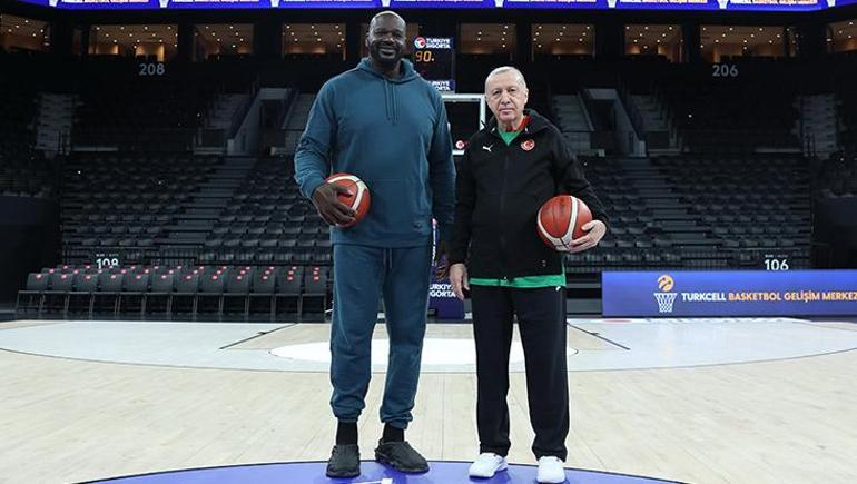 Cumhurbaşkanı Erdoğan'ın, eski NBA oyuncusu Shaquille O'Neal ile basketbol görüntüleri paylaşıldı