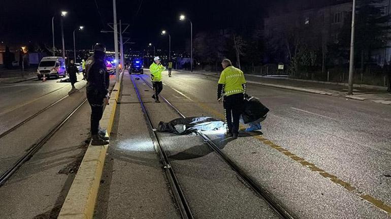 Son dakika... Eskişehir’de otomobil yayaların arasına daldı: 3 kişi öldü