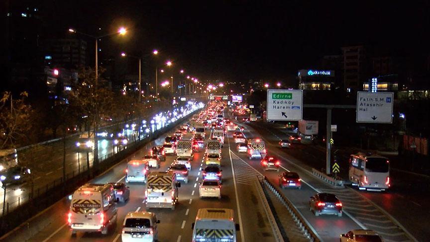 İstanbul’da haftanın ilk iş gününde trafik yoğunluğu!