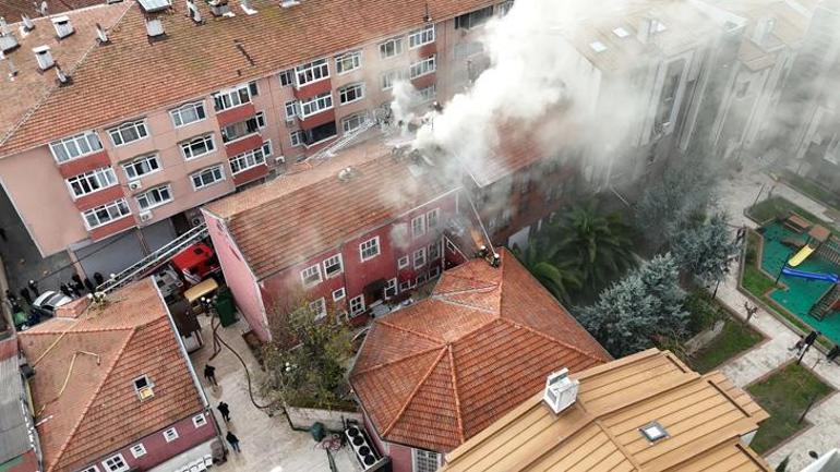 Fatih'te dergahta yangın: Söndürüldü ama tahta bina gitti