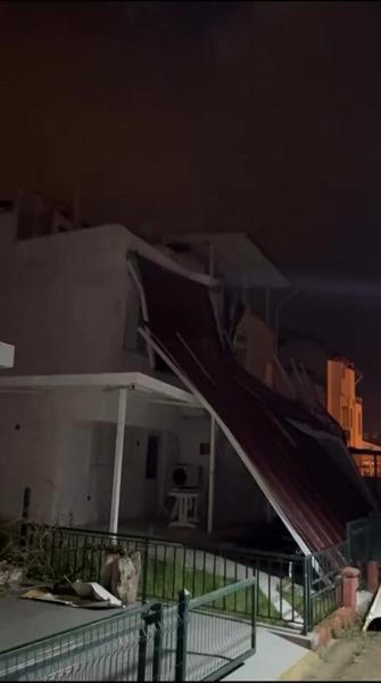 Ege, fırtına ve sağanağa teslim oldu: Dereler taştı, çatılar uçtu