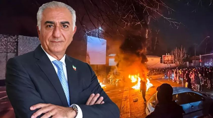 Sürgündeki veliaht Rıza Pehlevi’den sokak çağrısı! ‘Küresel destek yakında…’