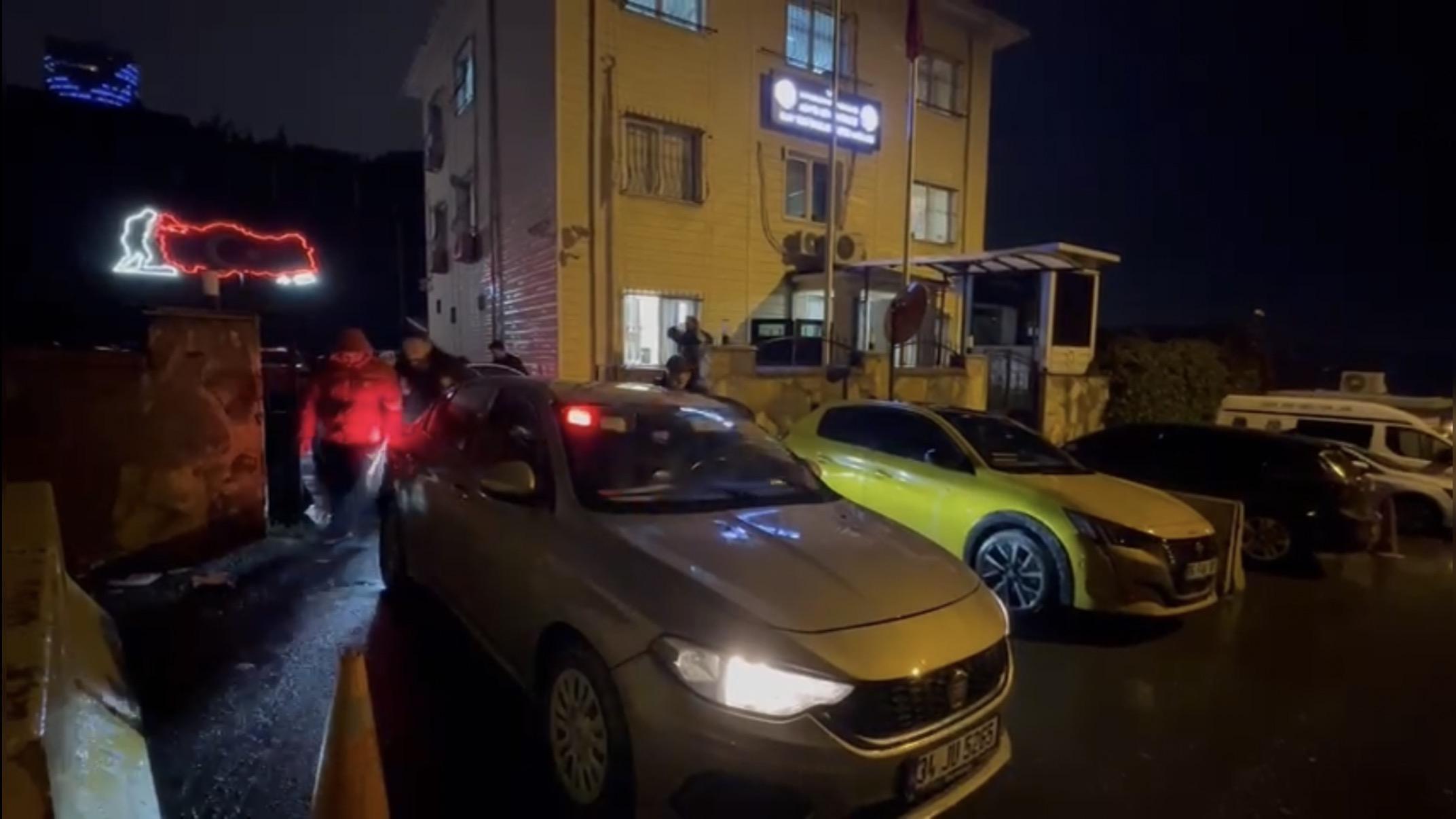 Magandalar havaya ateş açıp kayda aldı! Savunmaları dehşete düşürdü: Cezaevindeki arkadaşım için yaptım