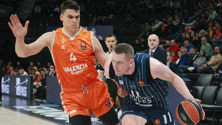 Anadolu Efes EuroLeague’de galibiyet hasretini bitirdi