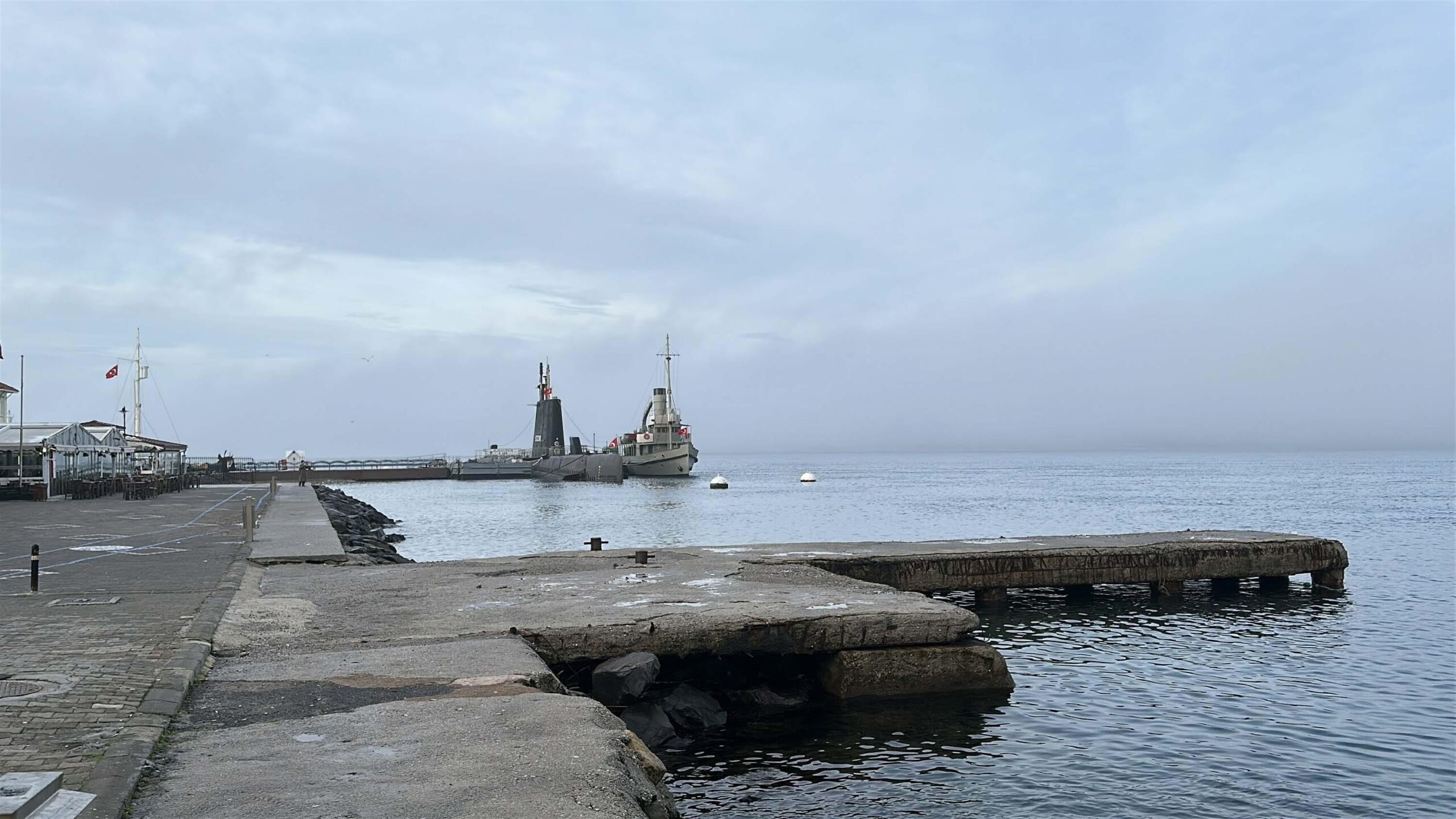 Çanakkale Boğazı, sis nedeniyle çift yönlü olarak ulaşıma kapatıldı