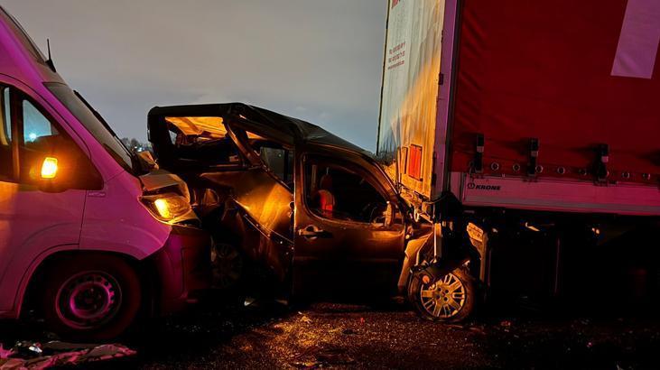 Anadolu Otoyolu’nda zincirleme kaza: 16 araç birbirine girdi; yaralılar var