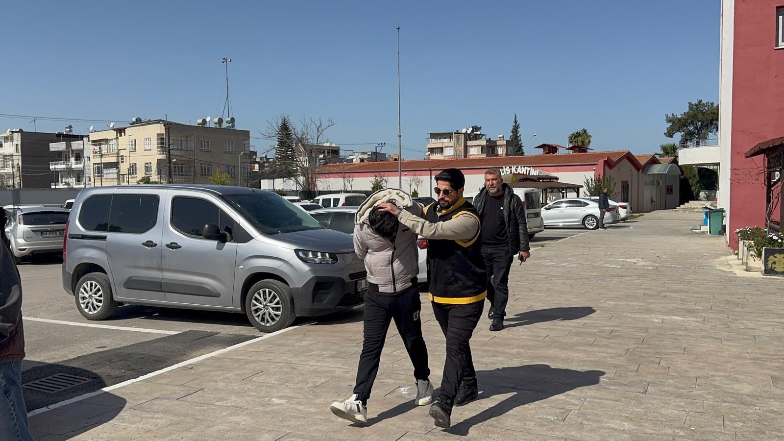 ‘Yol verme’ kavgası can aldı! 18 yaşındaki genç göğsünden bıçaklandı