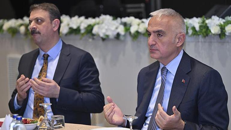 Bakan Ersoy: Vakıf İftar Buluşmaları'nda günlük yaklaşık 100 bin vatandaşla aynı sofrayı paylaşıyoruz