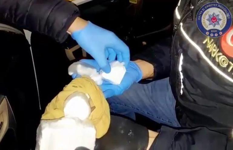 Taksiyle 2,5 milyon liralık kokain taşıdılar: 4 şüpheli tutuklandı