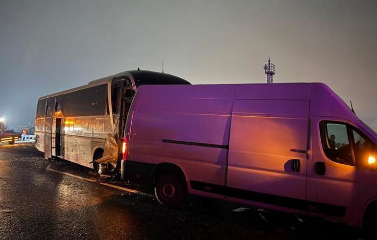 Anadolu Otoyolu'nda zincirleme kaza: 16 araç birbirine girdi; yaralılar var