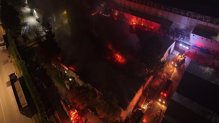 Bursa'da korkutan yangın! Tekstil fabrikası alevlere teslim