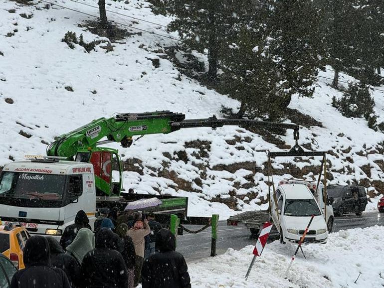 Güneydoğu’da sel alarmı! Çok sayıda ilde sağanak nedeniyle evler boşaltıldı, yollar göle döndü