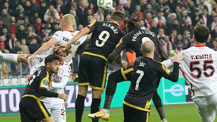 Samsunspor turu zora soktu! Temsilcimiz evinde 3 golle kaybetti