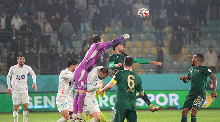 Süper Lig yolunda kritik müsabakanın galibi Erzurumspor!