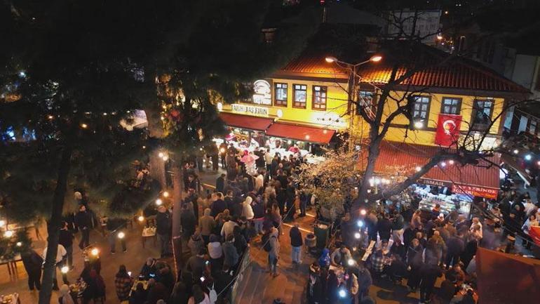 Bursa’da sahur geleneği meydanı doldurdu! Coğrafi işaretli lezzet için akın ettiler