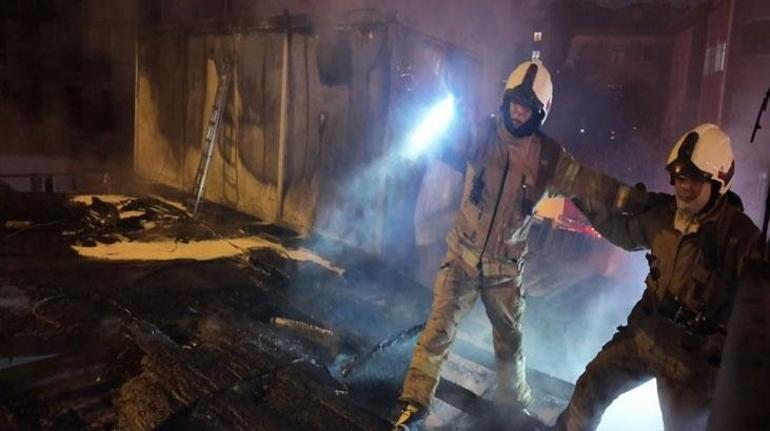 Üsküdar’da feci yangın! İşçi konteyneri alev alev yandı