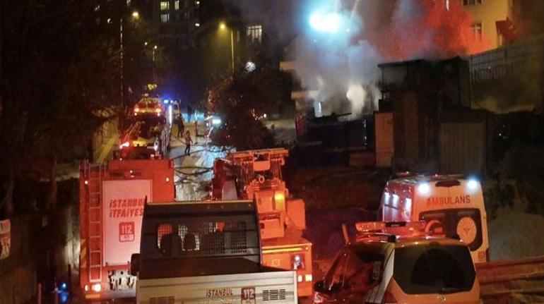 Üsküdar’da feci yangın! İşçi konteyneri alev alev yandı