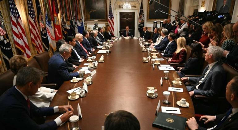 Trump'tan İran gündemine dair kritik açıklamalar! 'Anlaşmak için yalvarıyorlar, 8 gemi dolusu petrol hediye ettiler'