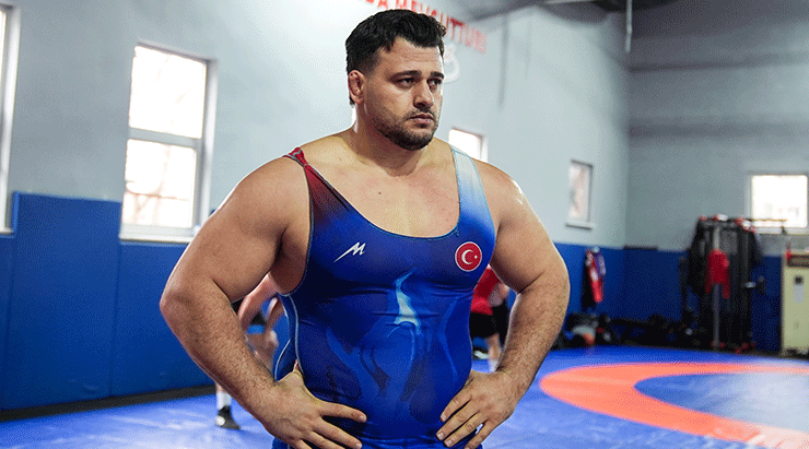 Rıza Kayaalp, 2026 Avrupa Güreş Şampiyonası’nda şampiyonluğa ulaştı, rekoru kırdı!