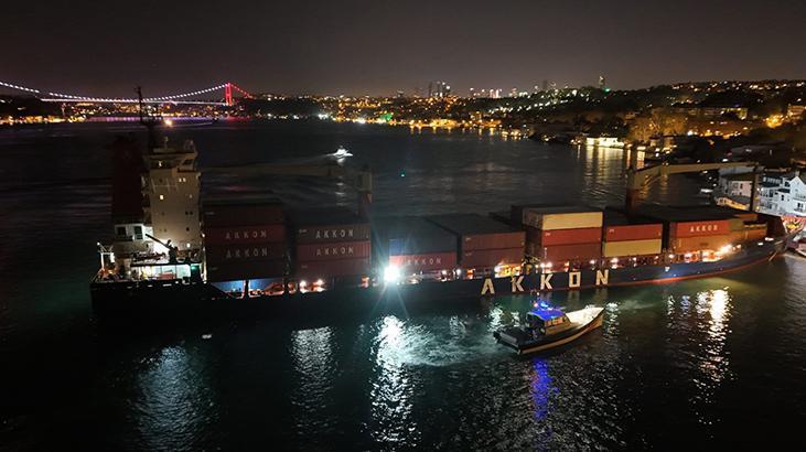 İstanbul Boğazı’nda faciadan dönüldü! Dümen arızası yaşayan gemi yalıya metreler kala durdu