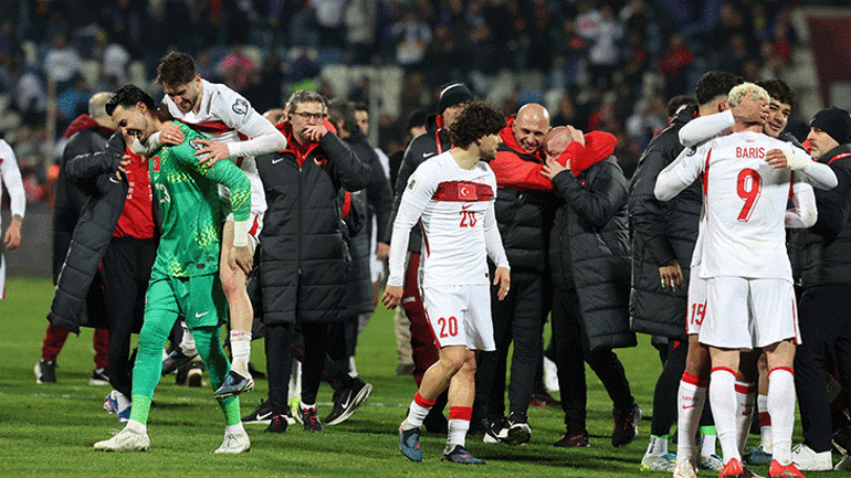 Milliyet Gazetesi yazarları Kosova-Türkiye maçını değerlendirdi! 'Bu yaz uyku yok bize'