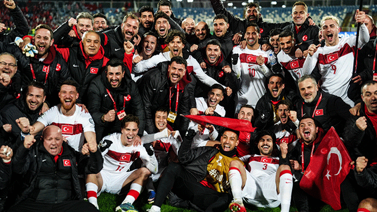 Milliyet Gazetesi yazarları Kosova-Türkiye maçını değerlendirdi! 'Bu yaz uyku yok bize'