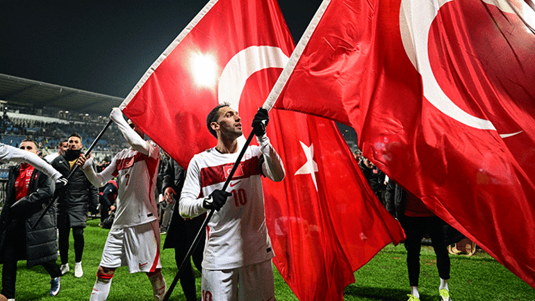 Milliyet Gazetesi yazarları Kosova-Türkiye maçını değerlendirdi! 'Bu yaz uyku yok bize'