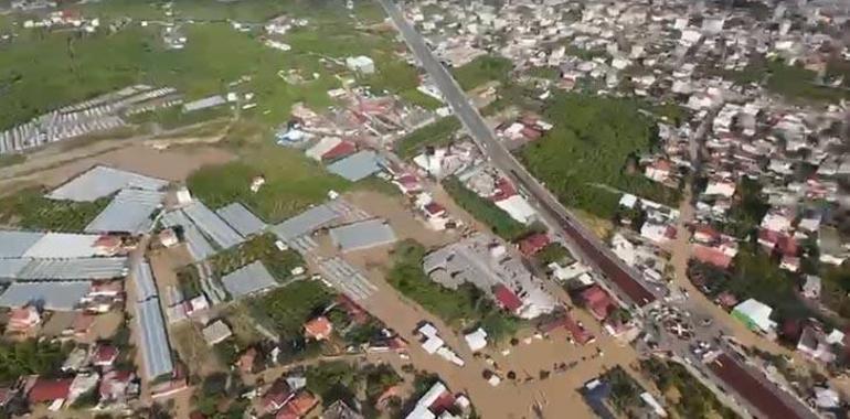 Bir kent gece felaketi yaşadı! Hatay'da sağanak sele dönüştü: Yollar çöktü, araçlar sahile sürüklendi... Ölü ve yaralılar var